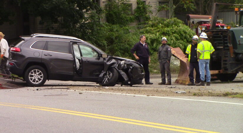 (Video, Photos) One-Car Crash Severs Utility Pole in West Gloucester – Power Outage Localized